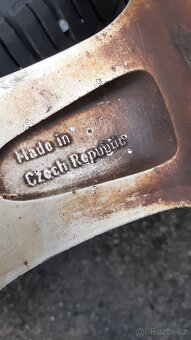 Pěkná alu kola R15 originál škoda 5x100 - 5