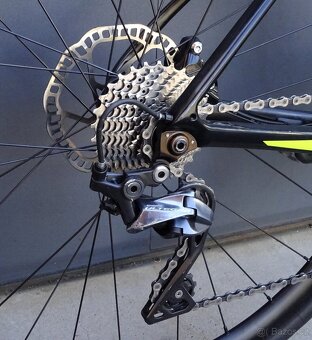 Karbonové silniční kolo Giant Defy Advanced 1 HRD, vel. M - 5