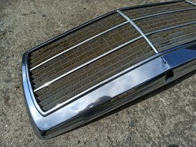 Prodám přední masku na Mercedes-Benz 190 - 5