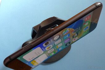 Apple iPhone SE 2020 128GB Baterie 82% - 5