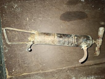 Stará pípa, džberovka, mosazná pumpa - 5