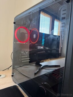 Herní Počítač s Monitorem - 5