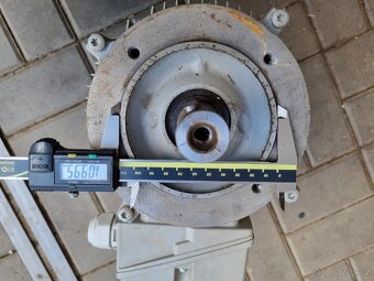 Přírubový elektromotor 2,2kW 1425 otáček - 5