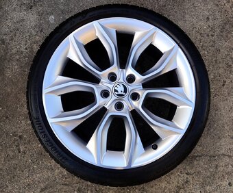 Alu kola originál Škoda Karoq 5x112 R19 Carter - 5