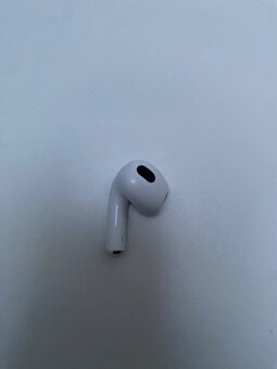 airpods 4 s potlačením zvuku - 5