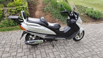 Suzuki Burgman 250 r.v. 1999 k opravě. - 5
