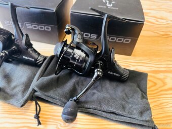 2 X BAITRUNNER NAVIJÁKY FOX EOS 5000 - 5