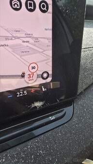 Poškozený infotainment Škoda Octavia 2024 - 5