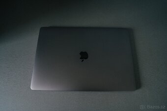 MacBook Pro 15" 2017, i7, 16gb RAM, 512gb SSD - 5
