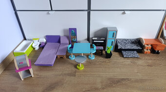 Dřevěný domeček pro Barbie KidKraft - 5