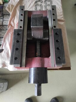 Strojní svěrák, čelisti 200 mm. - 5