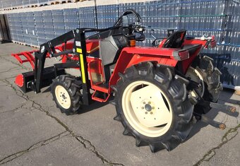 YANMAR FF254D s čelním nakladačem - 5