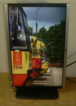LCD monitor HP COMPAQ, 22 palců, otočný stojan - 5