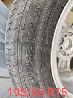 Letní sada ALU KOLA 6.5Jx15H2 ET50, DUNLOP 195/65 R15; - 5