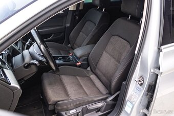 Volkswagen Passat DSG 1,6 TDI 88kW / Masáž / LED svetlá / - 5