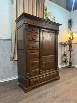 Starožitná masivní skříň (139018) - 5