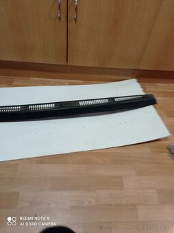 Škoda 130gl lišta na zadní kapotu a lišta Š120 - 5