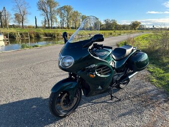 Triumph Trophy 900 - 5