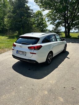 Hyundai i30 combi 1.5 DPi NOVÝ - 5