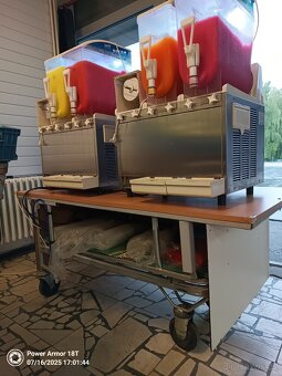 Výrobníky ledové tříště + stůl na kolečkách - 5