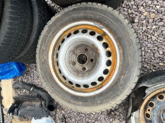 Kusovky 205/65 r16C Zimní Dunlop 2ks VW T5 - 5