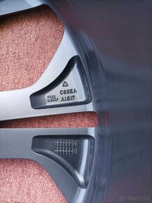 Originál nejetý disk Jaguar E/F-Pace 8Jx21 1ks - 5