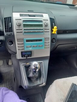 Toyota Corolla VERSO - 5