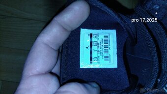 Dámské boty Nike Air Jordan 1 Retro High 'Slit Red' - 5