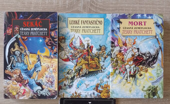 Zeměplocha, Warcraft, Dragonlance, Dračí doupě, Hra o trůny - 5