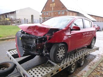 HYUNDAI I20 1.2 57 kw r.v.2011 - 5