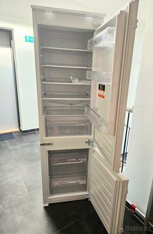 vestavěná kombinovaná lednice whirlpool CB304w - 5