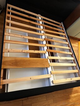 Čalouněná postel - 5