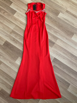 Červené pružné šaty - 5