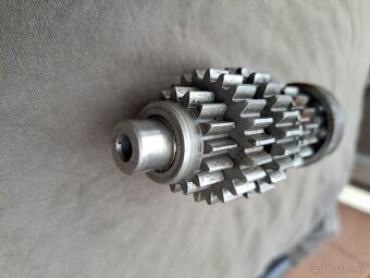 Jawa 90 převodovka - předlohová / vývodová hřídel - 5