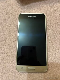 Samsung Galaxy J3 (2016) - 5