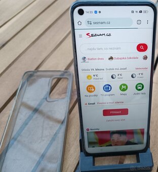 Pěkný mobilní telefon Realme 8, 5G, 4GB RAM, 64GB - 5
