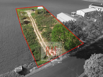 Komerční pozemek 2817m2 na prodej - Ostrov nad Oslavou - 5