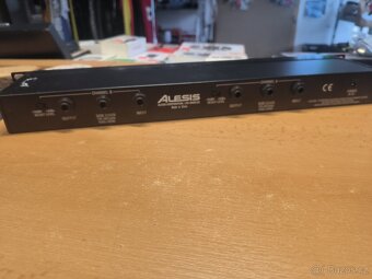 ALESIS 3630 - 5