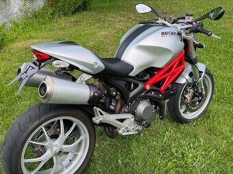 Ducati Monster 1100 - 5