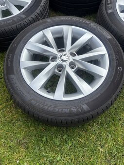 5x112R16 originál Škoda Octavia III letní komplet 205/55R16 - 5