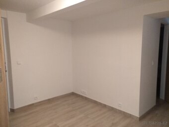 Pronájem ateliéru k bydlení, 28 m2 - 5