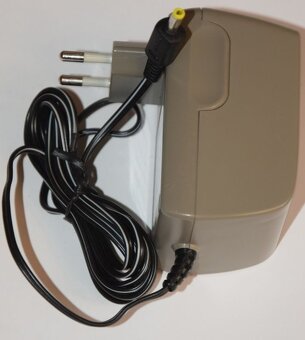 Nabíjecí adaptér original pro minidisc / discman/DAT/walkman - 5