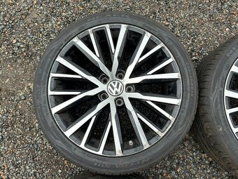 Alu orig letní sada VW Lakeville 5x112 8J ET41 235/40 R18 - 5