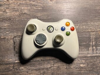 XBOX 360 256gb + Kinect + 2x ovladač + 15 her - 5