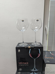 Vinné skleničky (Velké) s krabici (Bílý satenový vnitřek) - 5
