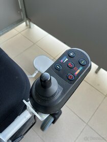 Skládací elektrický invalidní vozík eThrone - 5