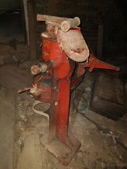 Odstředivý stroj - 5