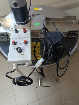 Prodam Medomed Kovář - 4 rámkový - 5
