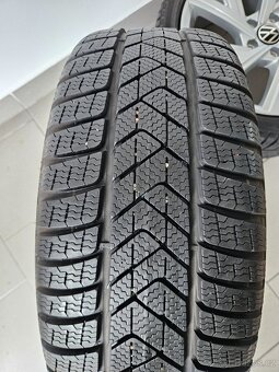 Orig. VW Golf VIII Zimní Pirelli 225/40/18 Zánovní - 5