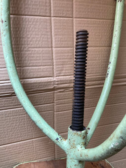 Sedátko staré otočné klavírovka za 500 - 5